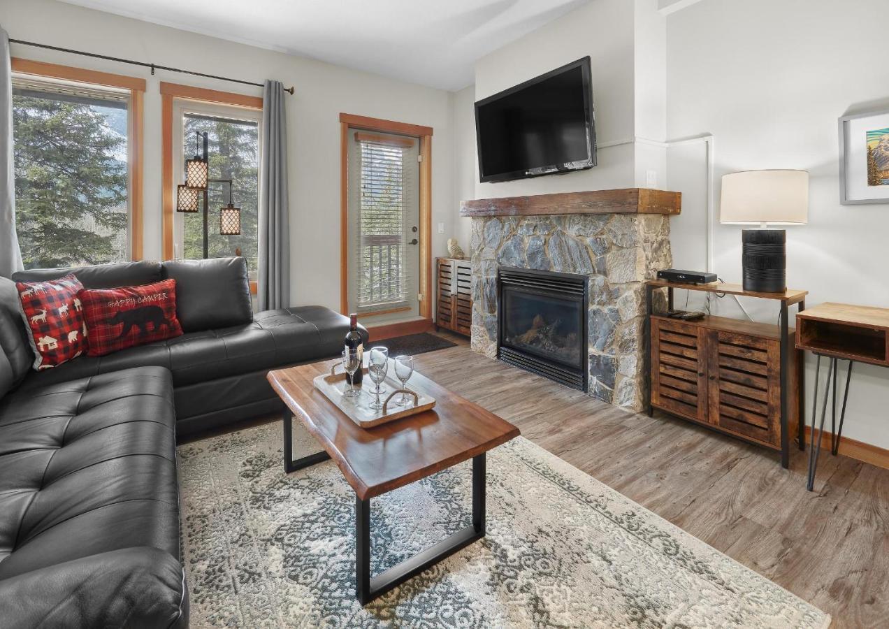 Newly Renovated Grizzly Lodge, Spacious 3Br 2Ba With Open Pool, Hot Tub キャンモア エクステリア 写真