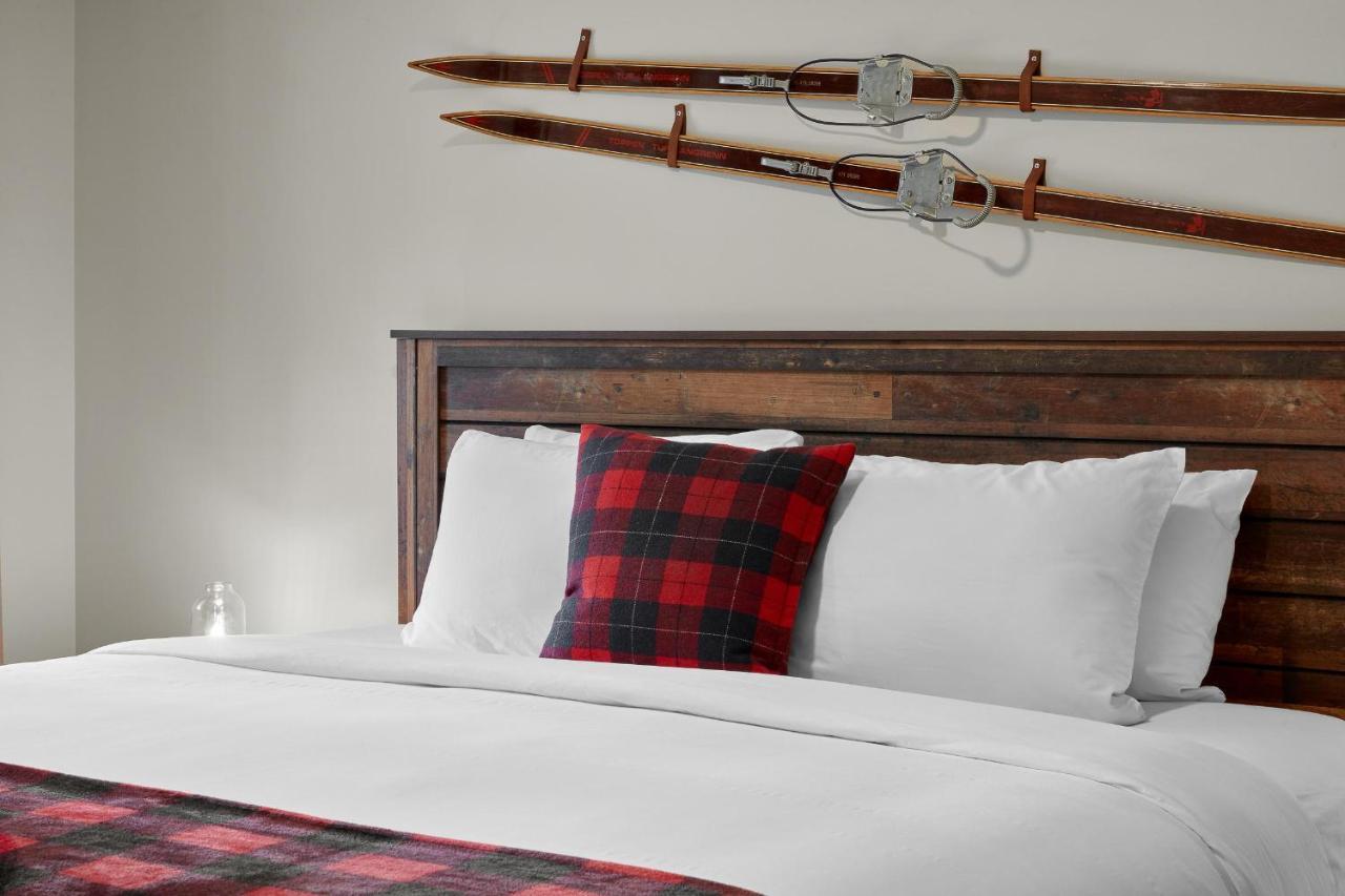 Newly Renovated Grizzly Lodge, Spacious 3Br 2Ba With Open Pool, Hot Tub キャンモア エクステリア 写真