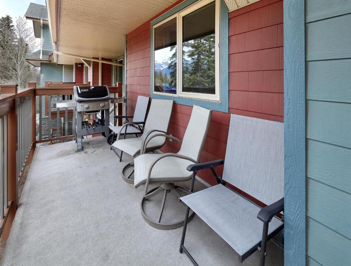 Newly Renovated Grizzly Lodge, Spacious 3Br 2Ba With Open Pool, Hot Tub キャンモア エクステリア 写真