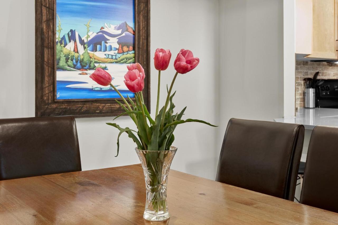 Newly Renovated Grizzly Lodge, Spacious 3Br 2Ba With Open Pool, Hot Tub キャンモア エクステリア 写真