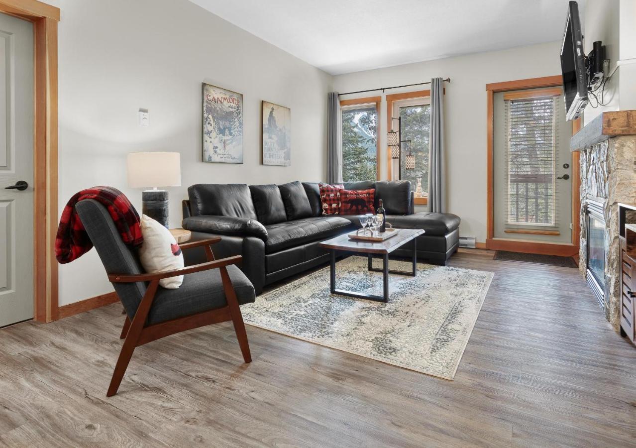 Newly Renovated Grizzly Lodge, Spacious 3Br 2Ba With Open Pool, Hot Tub キャンモア エクステリア 写真