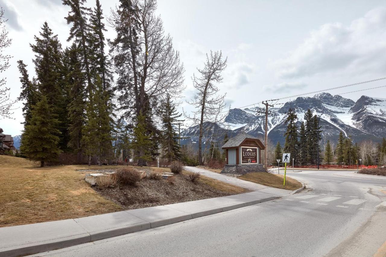 Newly Renovated Grizzly Lodge, Spacious 3Br 2Ba With Open Pool, Hot Tub キャンモア エクステリア 写真