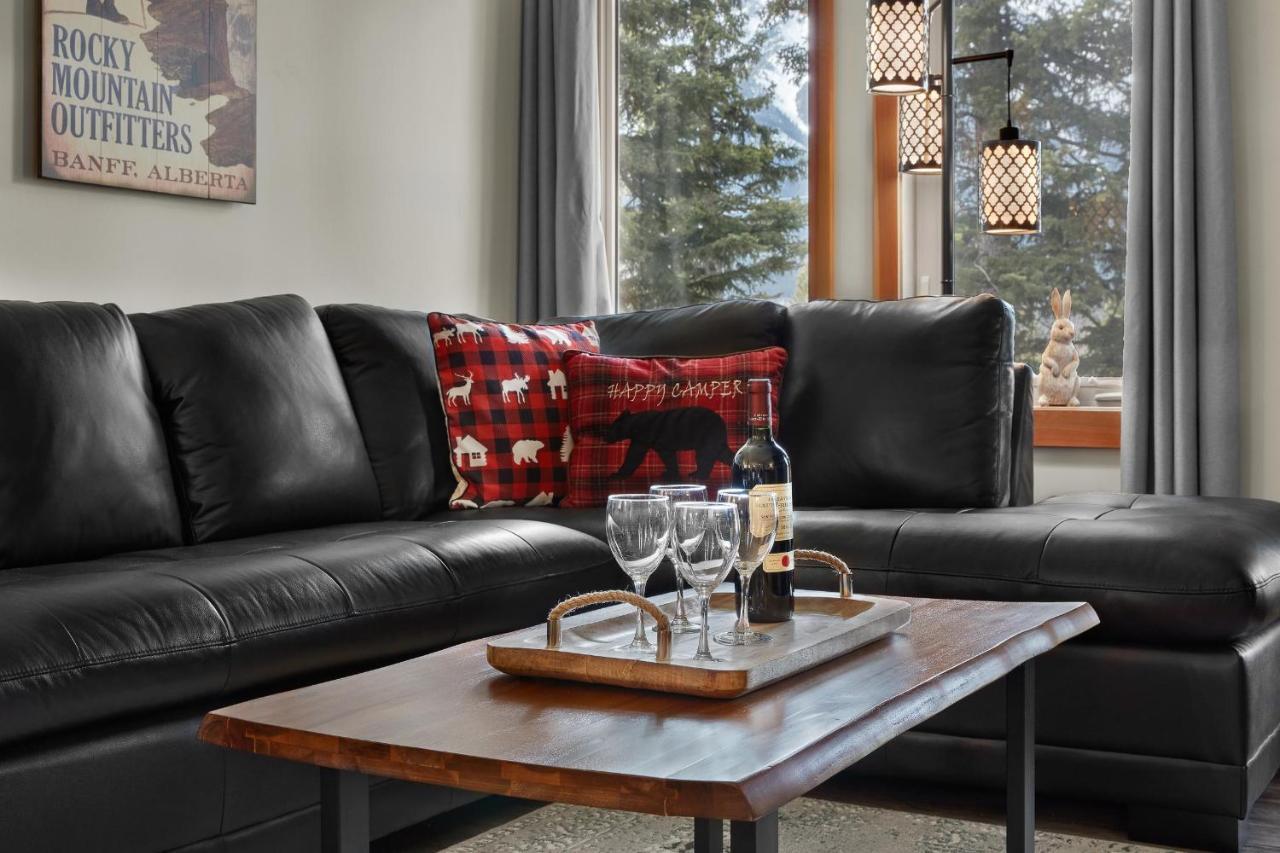 Newly Renovated Grizzly Lodge, Spacious 3Br 2Ba With Open Pool, Hot Tub キャンモア エクステリア 写真